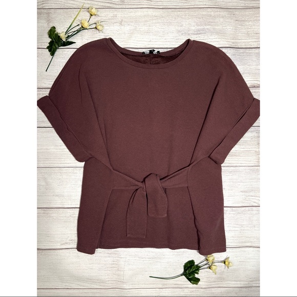 EXPRESS Textured Tie Waist Rolled Sleeve Tee in Thornberry - Picture 7 of 12